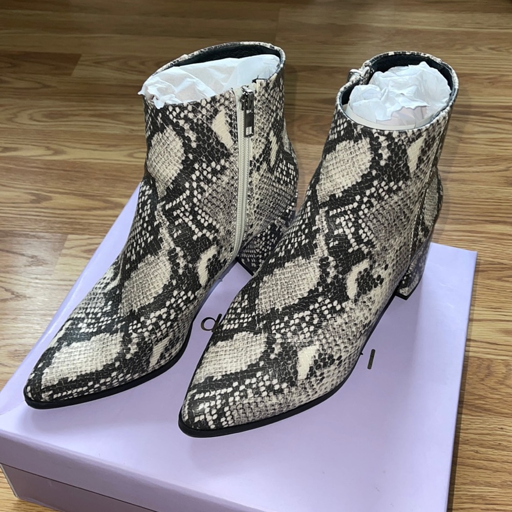 Steve Madden, Madden Girl - Dafni Bootie